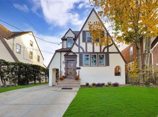 6 Orleans Rd, Valley Stream, NY 11581