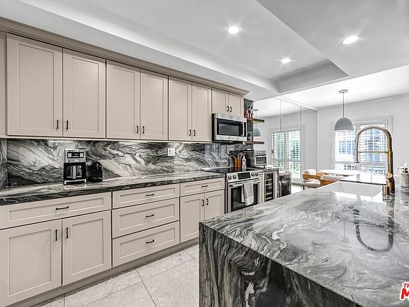 3rd image of 1221 N Kings Rd APT 101