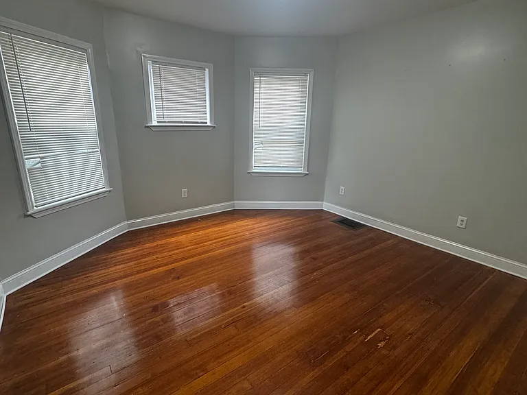 72 Kingsdale St #1 — Photo 5