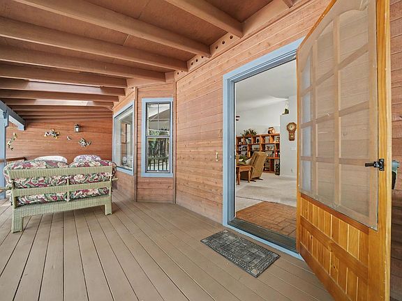 3rd image of 19775 Forest View Cir