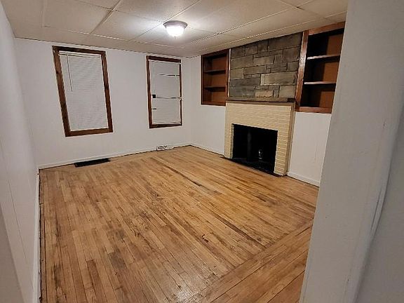 2nd image of 684 3rd Ave Floor 1