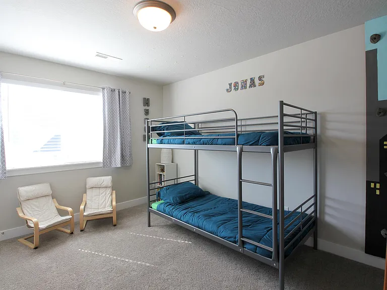327 S 730 E — Photo 13