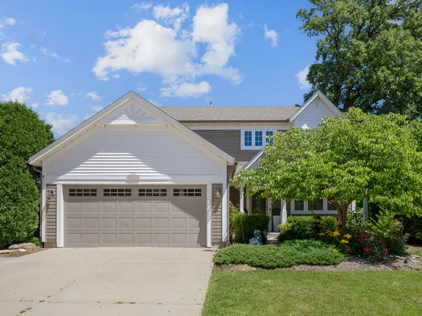 5 Vernon Ct, South Elgin, IL 60177