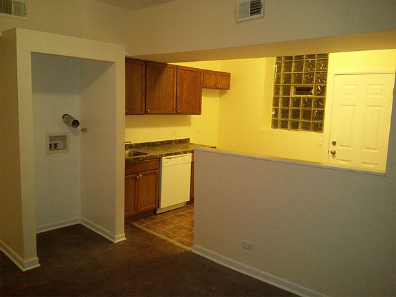 4th image of 3350 W Evergreen Ave