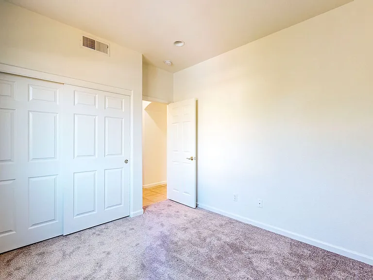 642 Acacia Ln — Photo 13