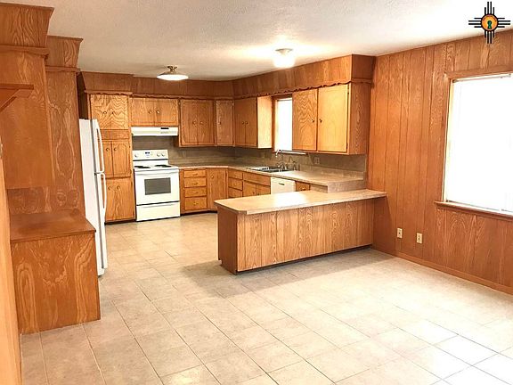 4th image of 808 N 2nd St