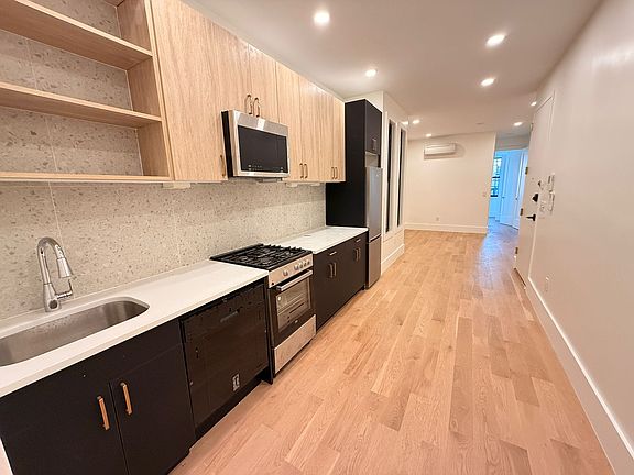 2nd image of 52 Grace St #29E