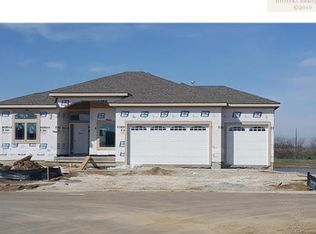 19318 Newcastle St, Spring Hill, KS 66083