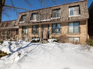 1707 Northfield Sq UNIT B, Northfield, IL 60093