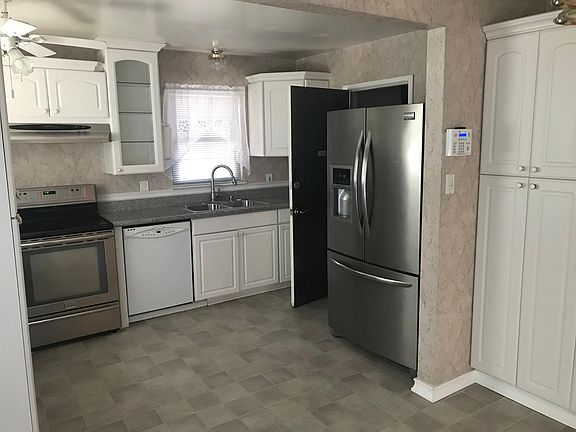 2nd image of 432 Linnell Ave