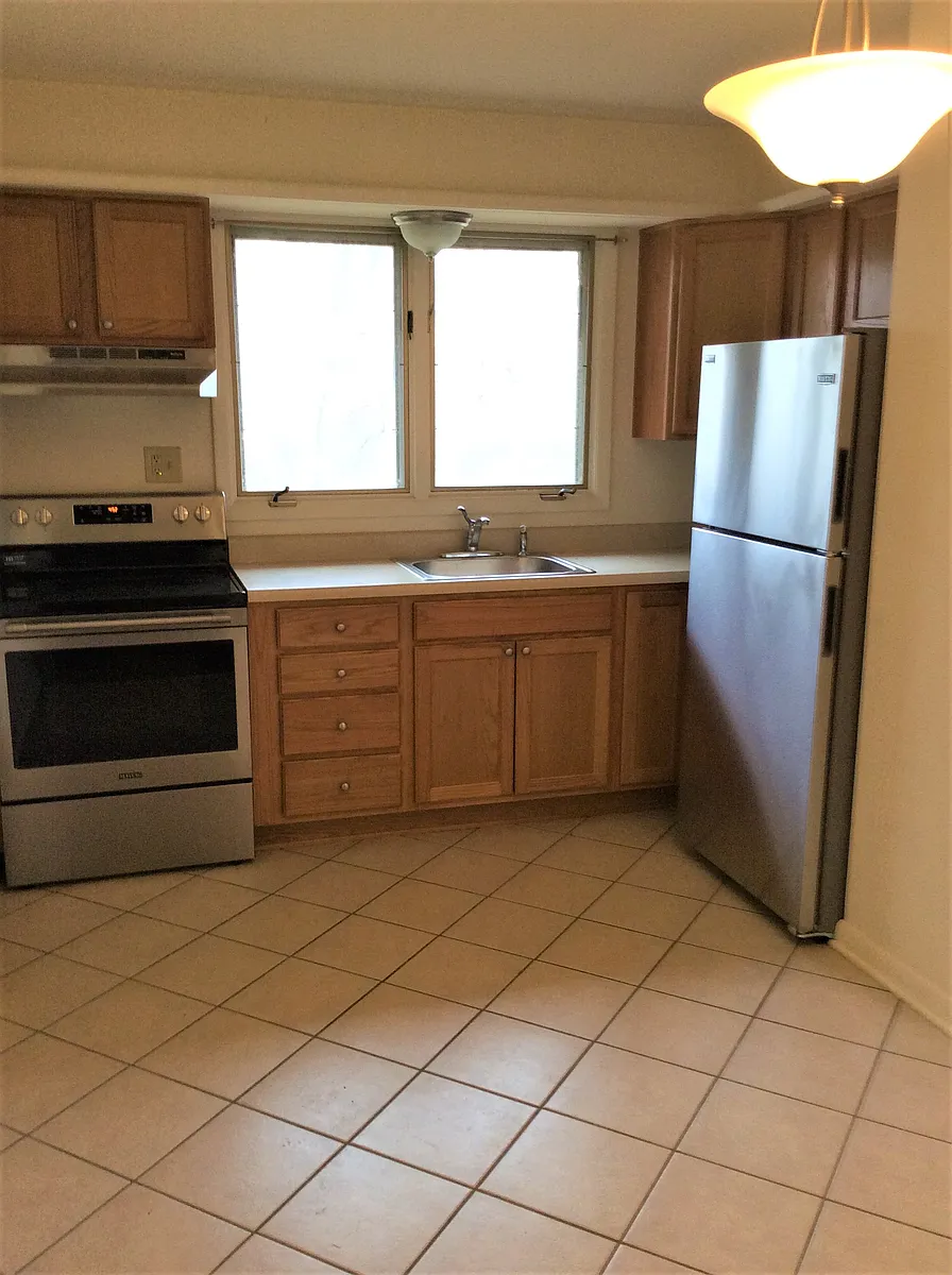 Building Photo - 93 W Sand Lake Rd #2A