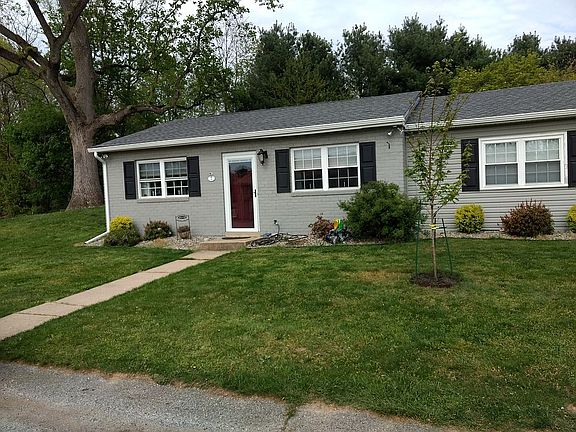 3rd image of 7 Lake Dr