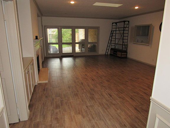 2nd image of 4345 Thomas Park