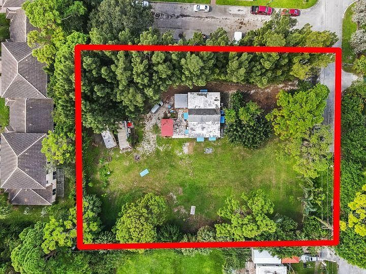 1st image of 4705 Maine St