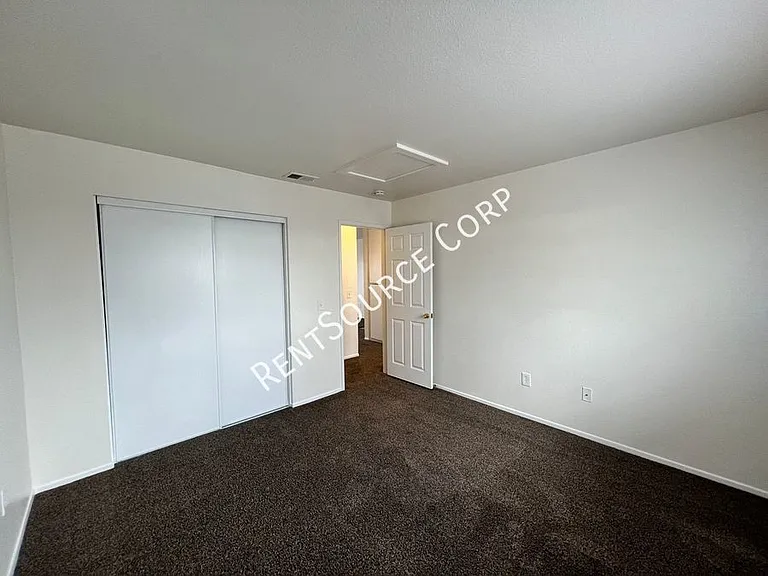 2910 B St #6 — Photo 13