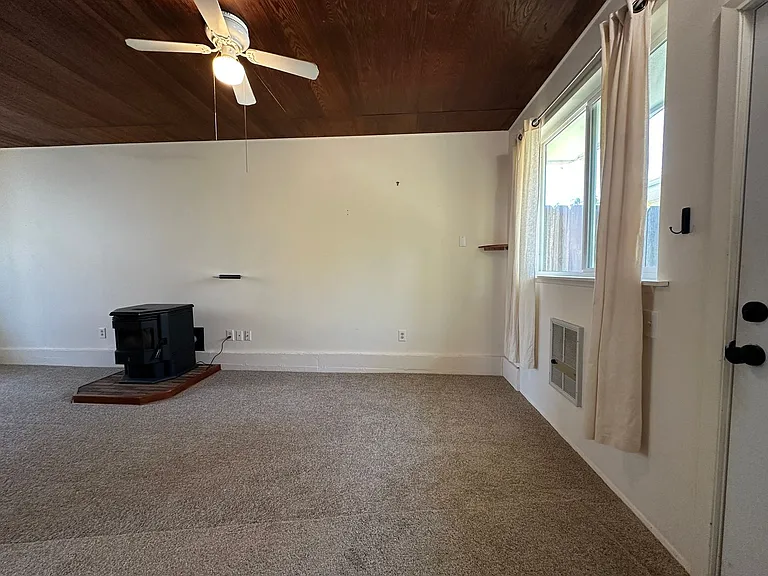 500 S 3rd Pl — Photo 6
