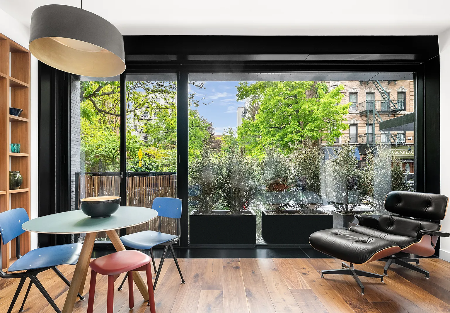 619 East 6th Street — Photo 2