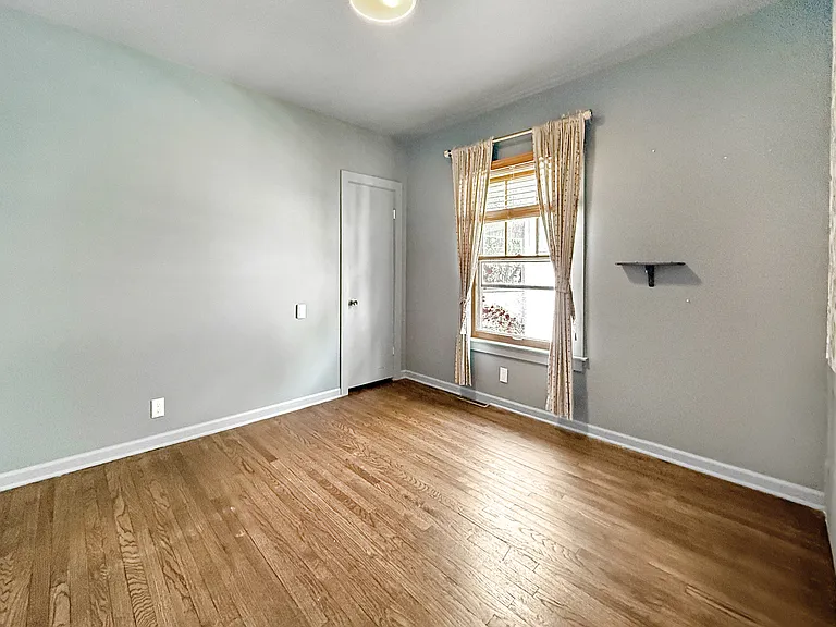 1114 Beloit Ave — Photo 13