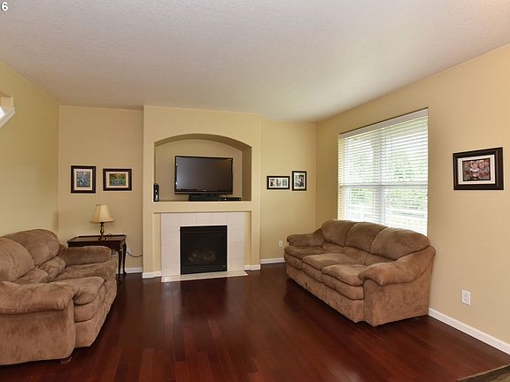 4th image of 3734 SE Scarlet Pl