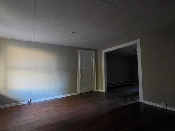 302 W Main St APT 1, Johnson City, TN 37604