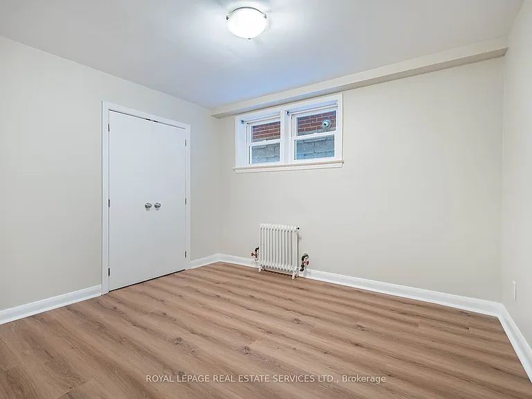 40 Emerald Cres #1 — Photo 26