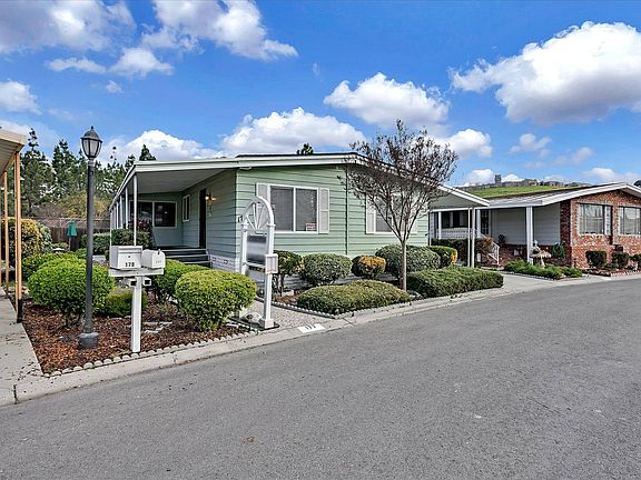 2nd image of 177 Mountain Springs Dr