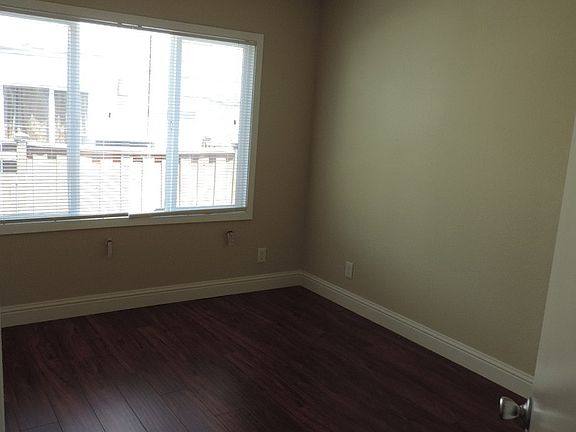 5th image of 439-441 Alden St