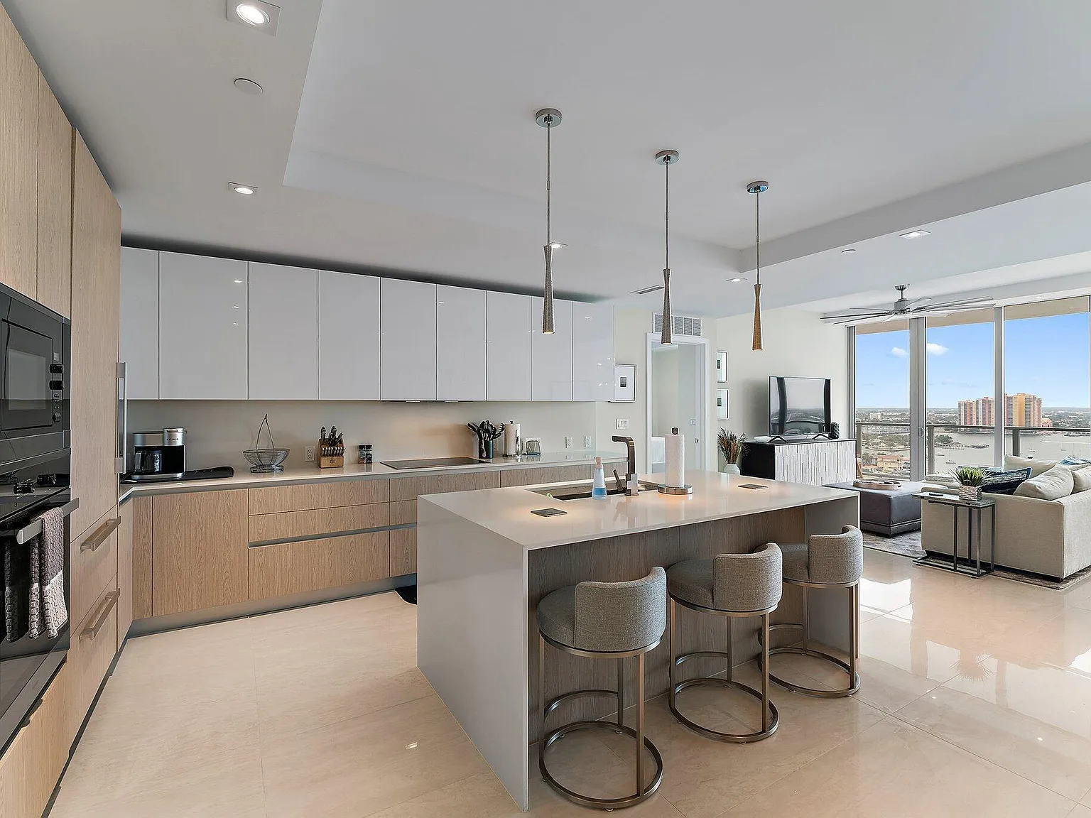 2 bed, 2.0 bath, 1620 sqft, $15,000 — Photo 2