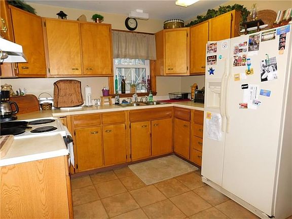 2 bedroom unit to the rear of the building.