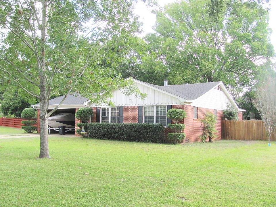 1st image of 922 Circle Dr