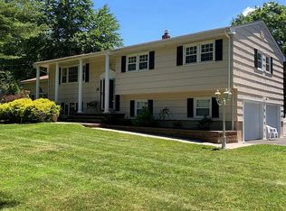 68 Hurst Ter, Wayne, NJ 07470