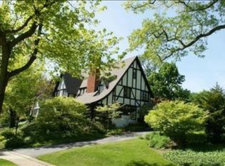 121 Park Ave, Oakwood, OH 45419