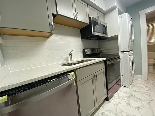 Large Brand New - One Bedroom (2 blocks from Historic Distr.) Photo 1