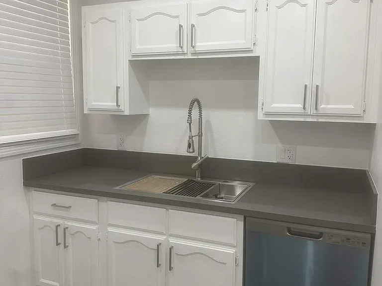 28th St Apartments — Photo 8