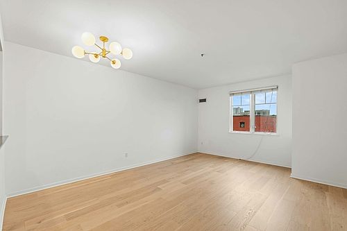 3rd image of 350 Broderick St