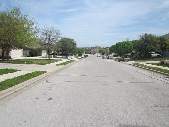 5th image of 167 Covent Dr