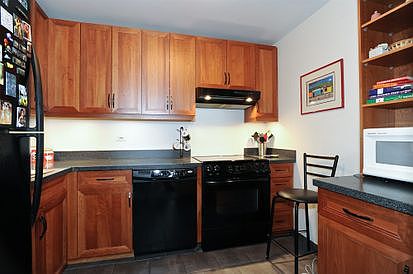 3rd image of 2626 N Lakeview Ave APT 1207