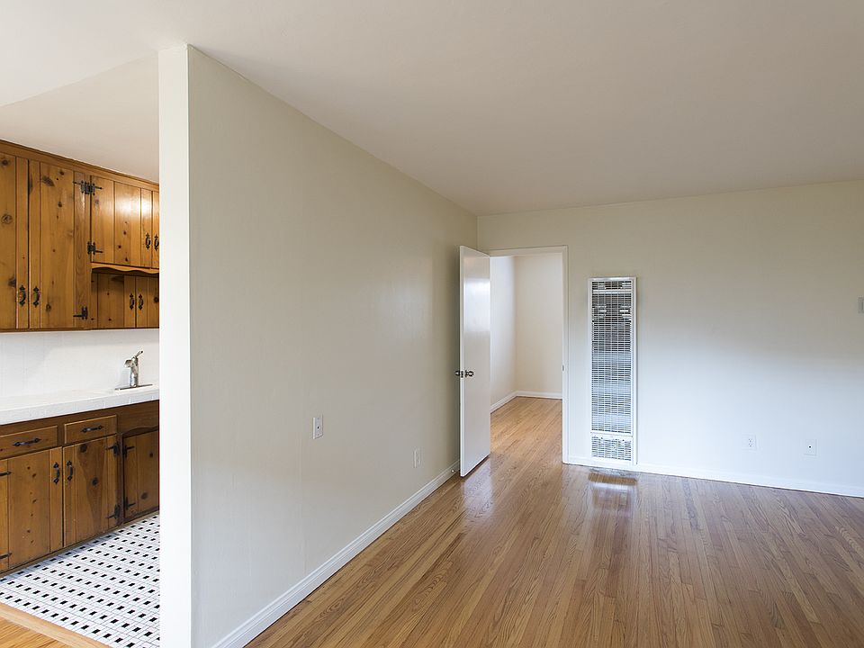 1st image of 4621 North Ave APT 5