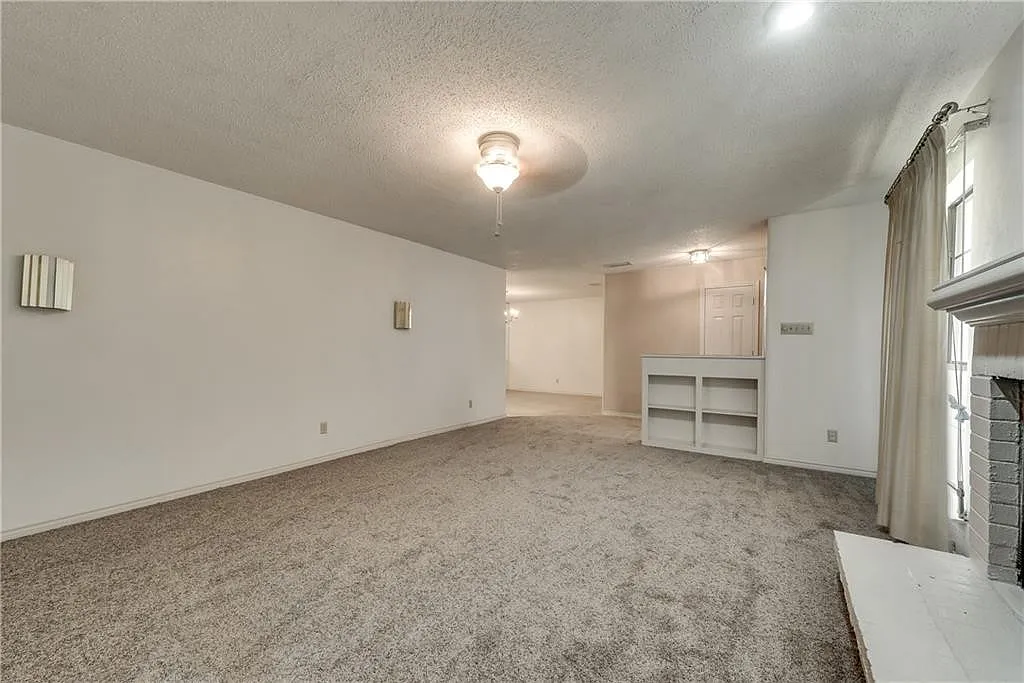 2 Bedrooms, 2 Bathrooms, Near Northhaven & Webb Chapel, Pet Friendly — Photo 3