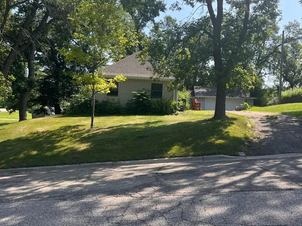 109 Whitman St S, Lake Benton, MN 56149