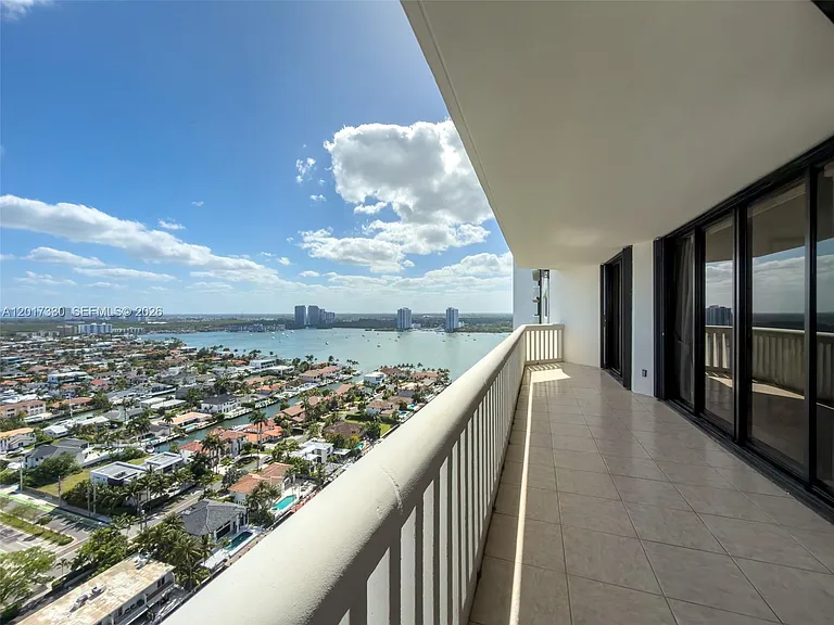 2000 Island Blvd #2503 — Photo 42