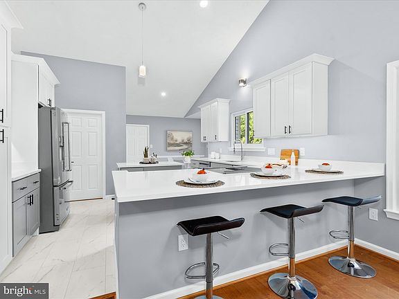 4th image of 10909 Clara Barton Ct
