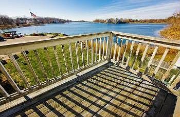 4th image of 90 Beachview Ave