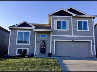 19512 Gail Ave, Omaha, NE 68135