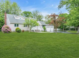 105 Browns Rd, Nesconset, NY 11767