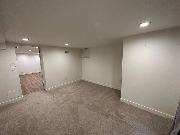 744 S York St — Photo 29