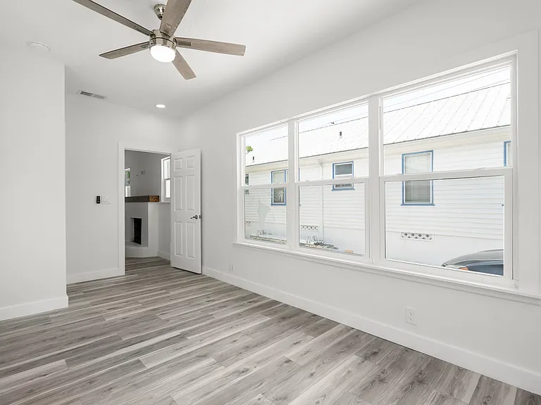 102 26th Ave — Photo 17