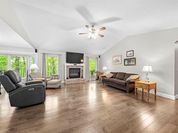 166 Fast Ln, Wright City, MO 63390