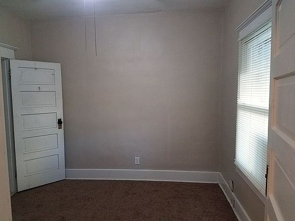 3rd image of 2830 Indianapolis Ave
