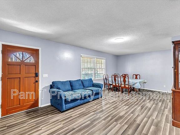 4th image of 11403 Largo Dr